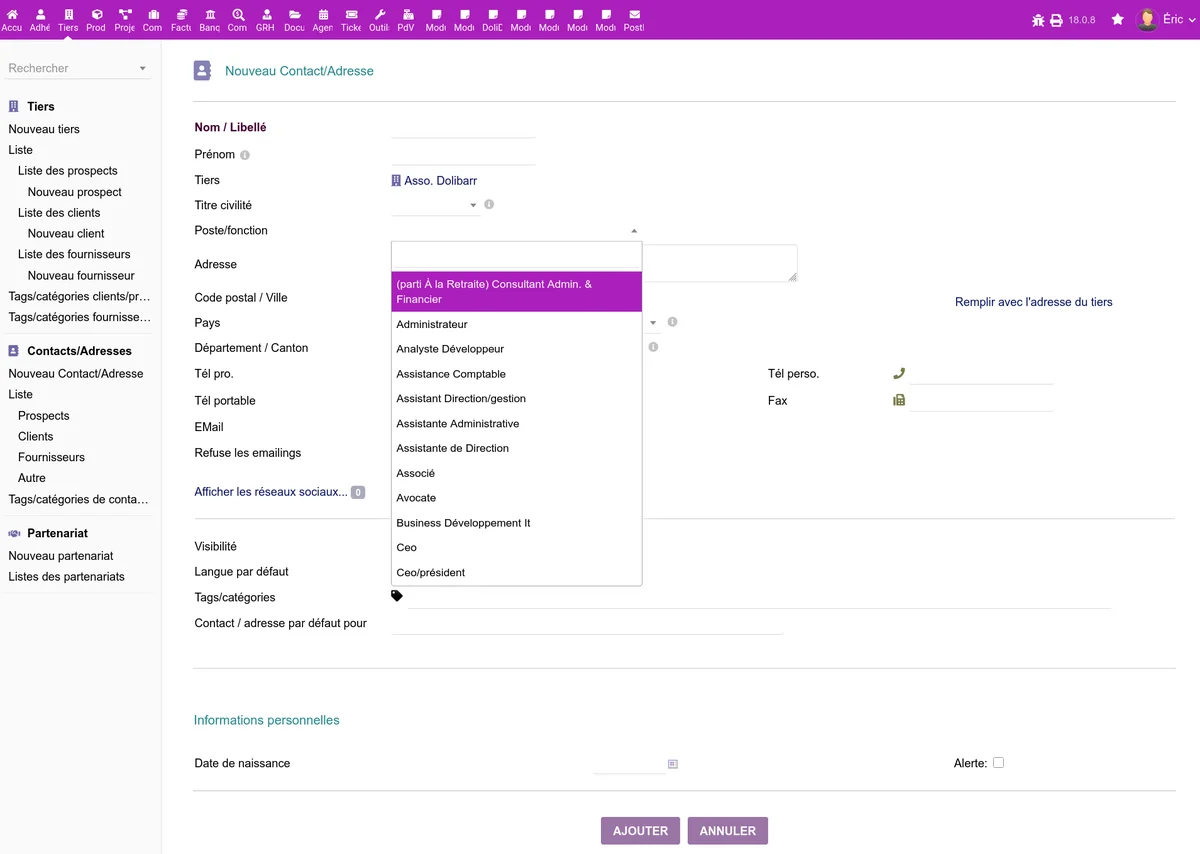 Champ Poste affiché sous forme de liste déroulante sur une fiche contact