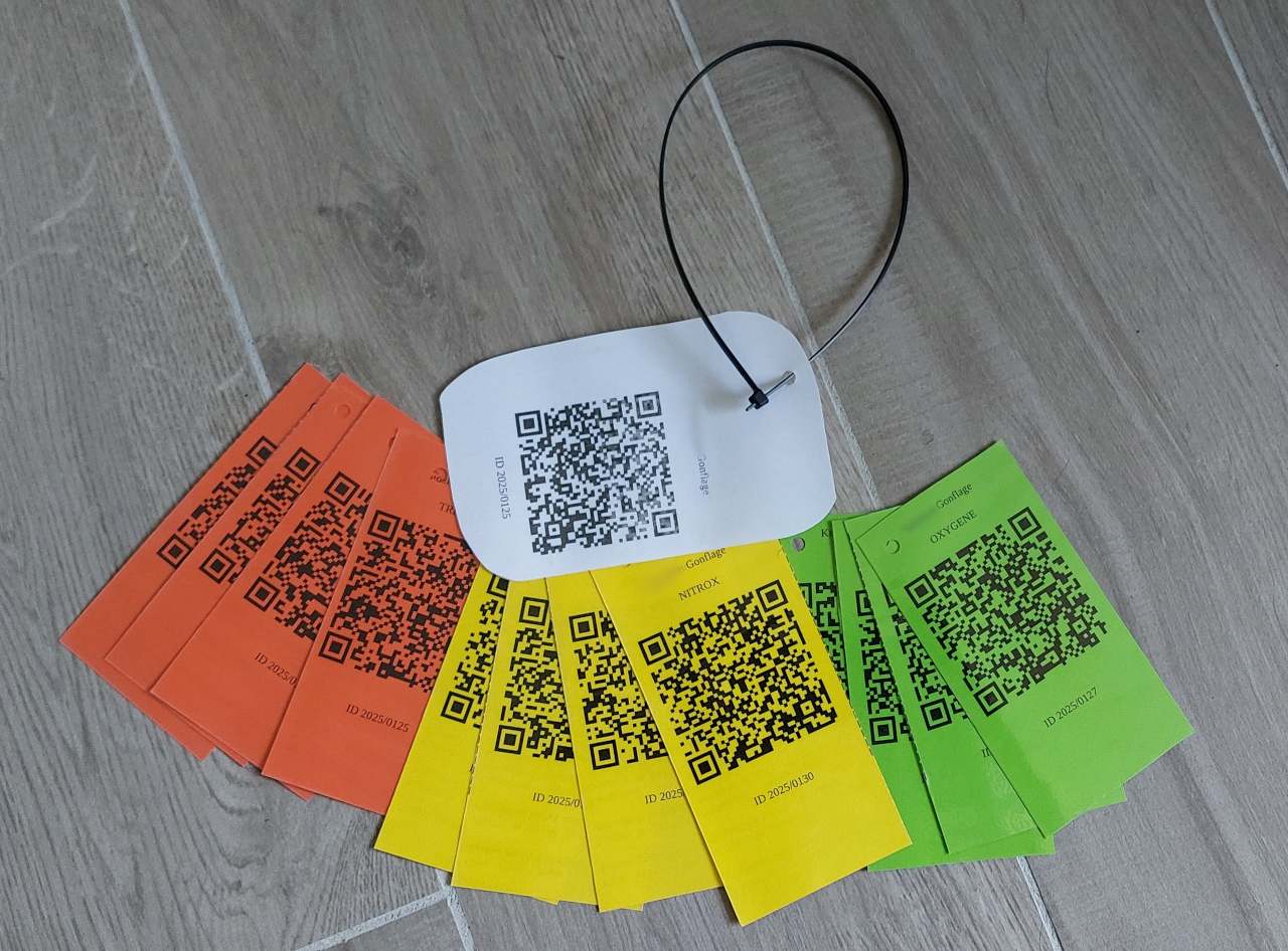 Exemple d'étiquettes plastifiées disponibles pour les plongeurs